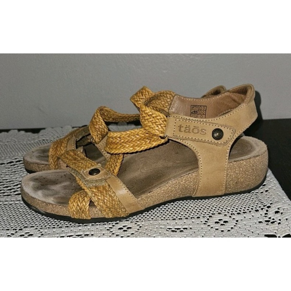 TAOS TRULIE Womens Camel Braided Leather Strappy Wedge Sandals Shoes Size 6-6.5